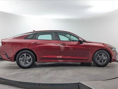 Used 2022 Kia K5 LXS FWD image 9