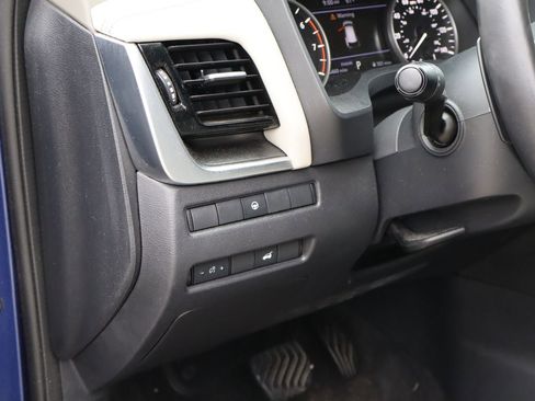 Used 2021 Nissan Rogue SV w/ Premium Package FWD image 23