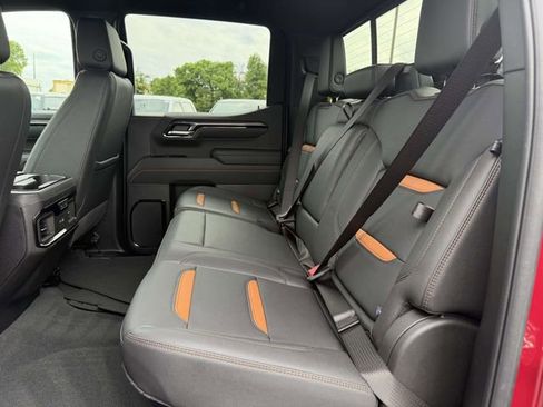 Used 2025 GMC Sierra 1500 AT4 w/ AT4 Premium Package AWD/4WD image 9