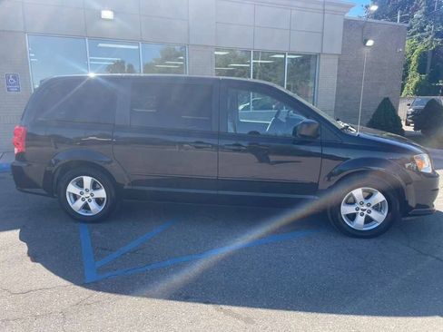 Used 2016 Dodge Grand Caravan SE w/ Quick Order Package 29E SE FWD image 5