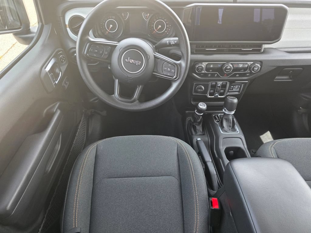 Used 2025 Jeep Gladiator Sport AWD/4WD image 11