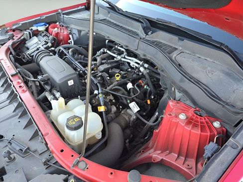 Used 2021 Ford Explorer XLT image 38