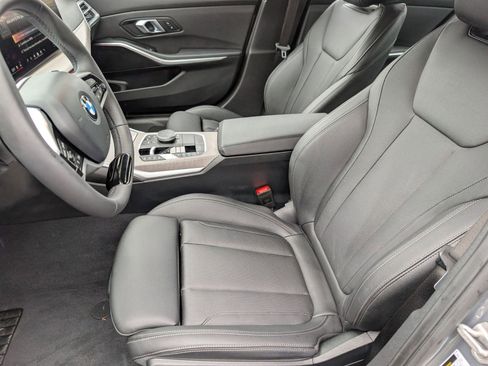 Used 2025 BMW 330i Sedan image 5