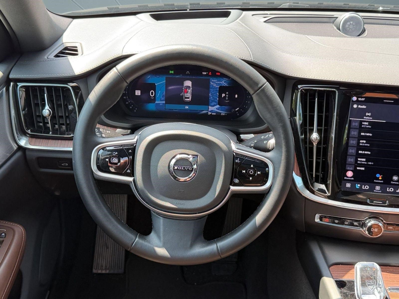 Certified 2025 Volvo V60 B5 Cross Country Ultra AWD/4WD image 11