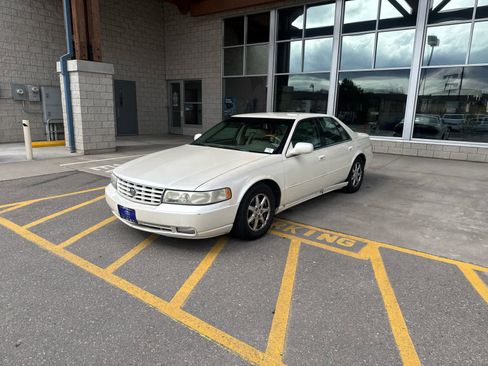 Used 2000 Cadillac Seville STS w/ Convenience Pkg image 1