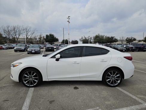 Used 2018 MAZDA MAZDA3 Touring image 4