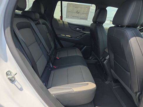 New 2026 Chevrolet Equinox LT w/ Convenience Package II FWD image 14