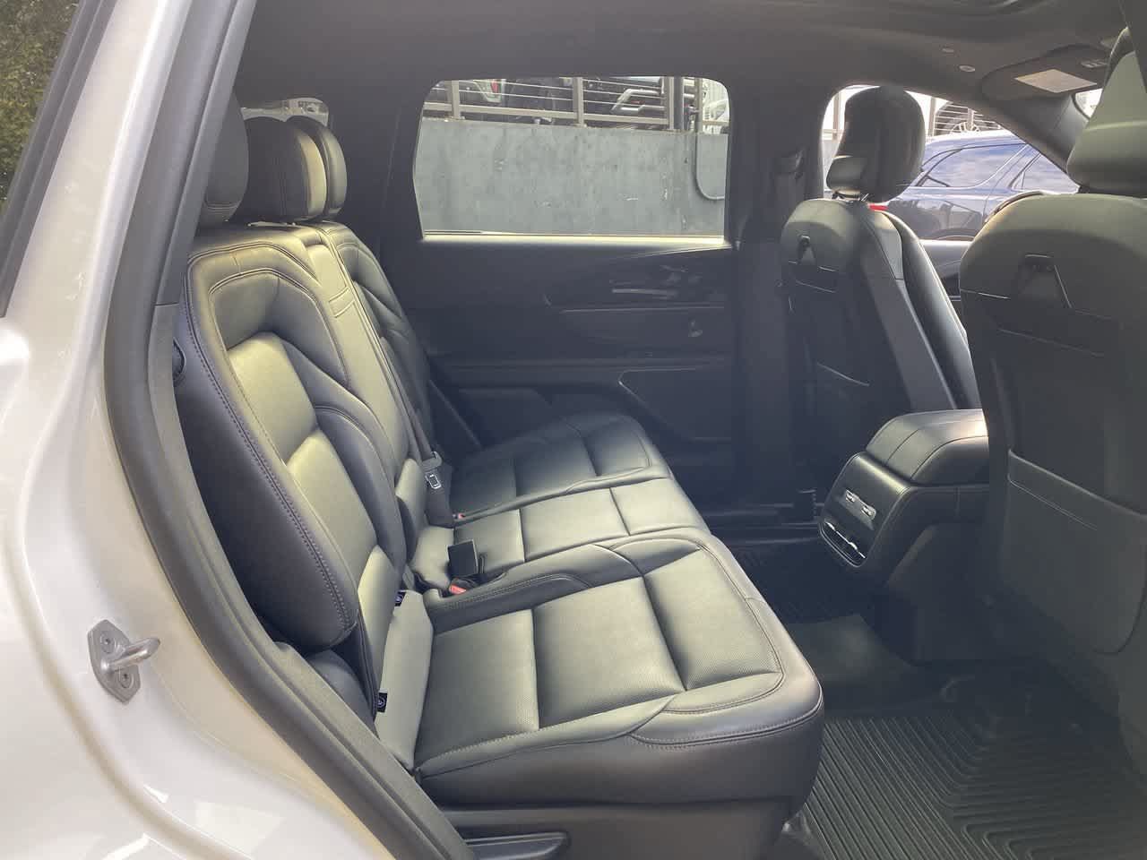 Used 2025 Lincoln Nautilus Premier w/ Equipment Group 102A AWD/4WD image 18