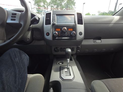 Used 2021 Nissan Frontier SV AWD/4WD image 15