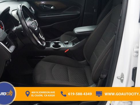 Used 2019 GMC Terrain SLE w/ Driver Convenience Package FWD image 9