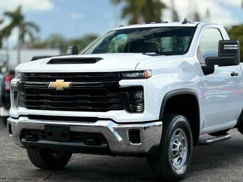 Used 2024 Chevrolet Silverado 2500 W/T w/ WT Convenience Package image 2