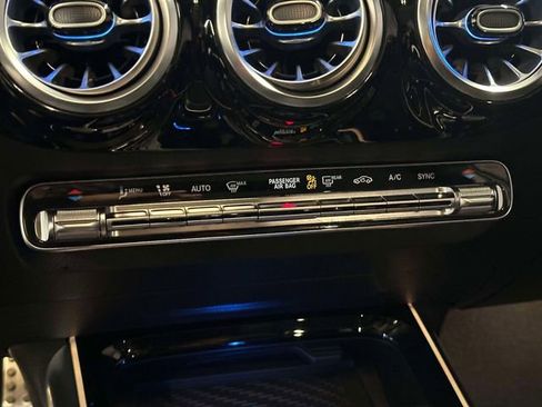 Certified 2025 Mercedes-Benz GLA 250 4MATIC image 23