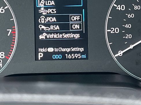 Used 2025 Toyota Corolla LE image 38