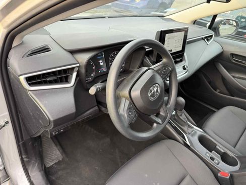 Used 2025 Toyota Corolla LE FWD image 45