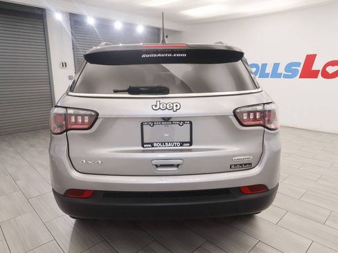 Used 2019 Jeep Compass Latitude w/ Popular Equipment Group AWD/4WD image 4