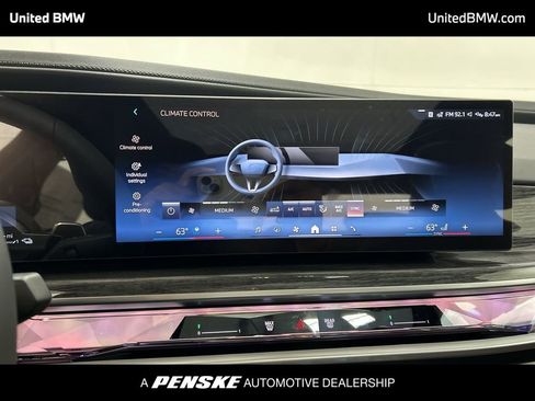 New 2026 BMW 750e xDrive w/ Premium Package image 19