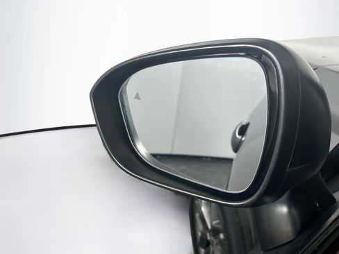 Used 2021 Nissan Rogue S FWD image 16