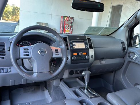 Used 2019 Nissan Frontier SL image 16
