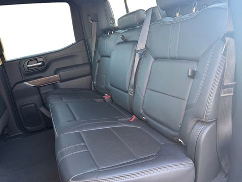 Used 2019 Chevrolet Silverado 1500 High Country image 13