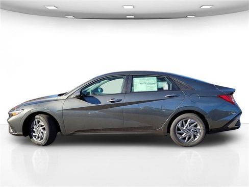 New 2026 Hyundai Elantra Blue image 5