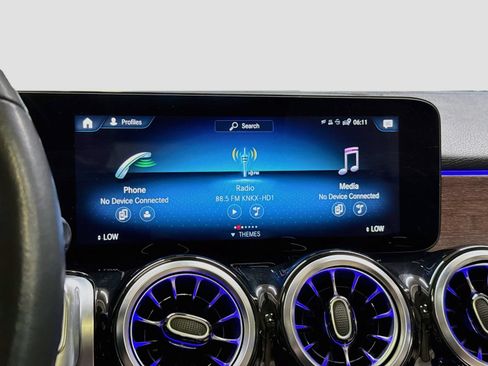Used 2022 Mercedes-Benz GLB 250 4MATIC image 15
