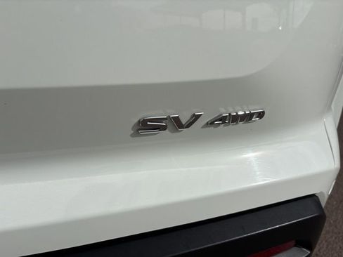 Certified 2024 Nissan Pathfinder SV image 13