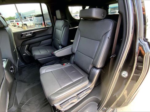 Certified 2026 Chevrolet Suburban LT w/ Comfort Package RWD image 20