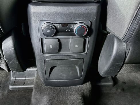 Used 2023 Ford Explorer XLT AWD/4WD image 25