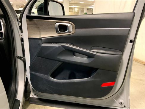 Used 2023 Kia Sorento S w/ Panoramic Sunroof Package image 23