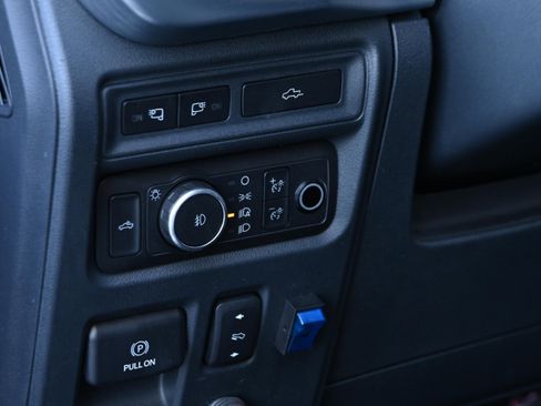 Used 2022 Ford F150 Lariat w/ Equipment Group 502A High image 28