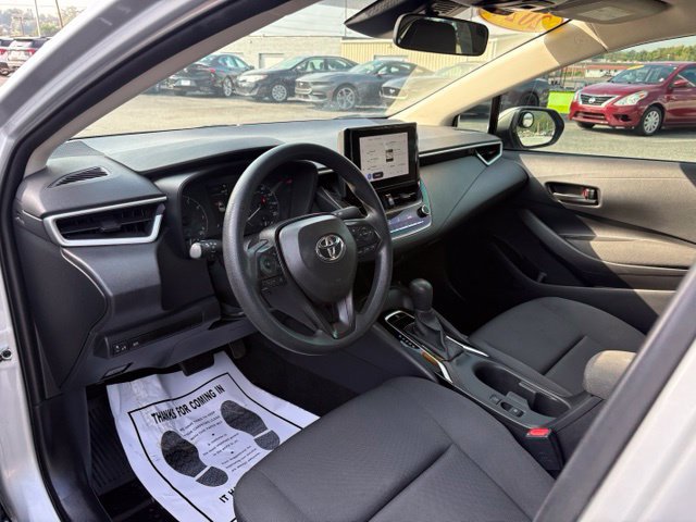 Used 2024 Toyota Corolla LE FWD image 3