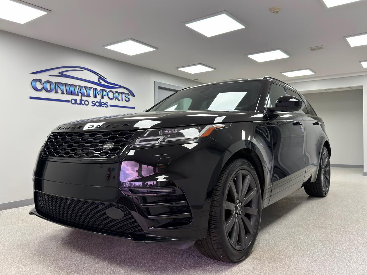 Used 2018 Land Rover Range Rover Velar AWD/4WD image 1