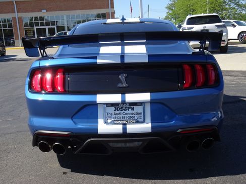 Used 2020 Ford Mustang Shelby GT500 w/ Carbon Fiber Track Pack RWD image 4