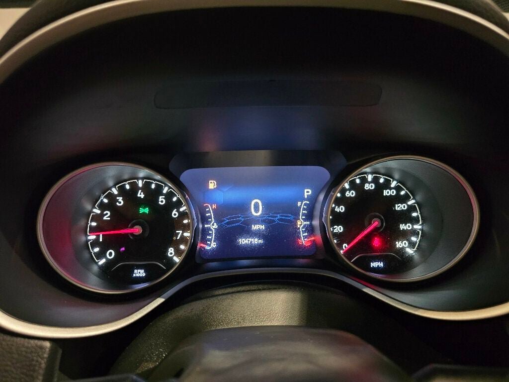 Used 2017 Jeep Compass Latitude w/ Popular Equipment Group FWD image 9