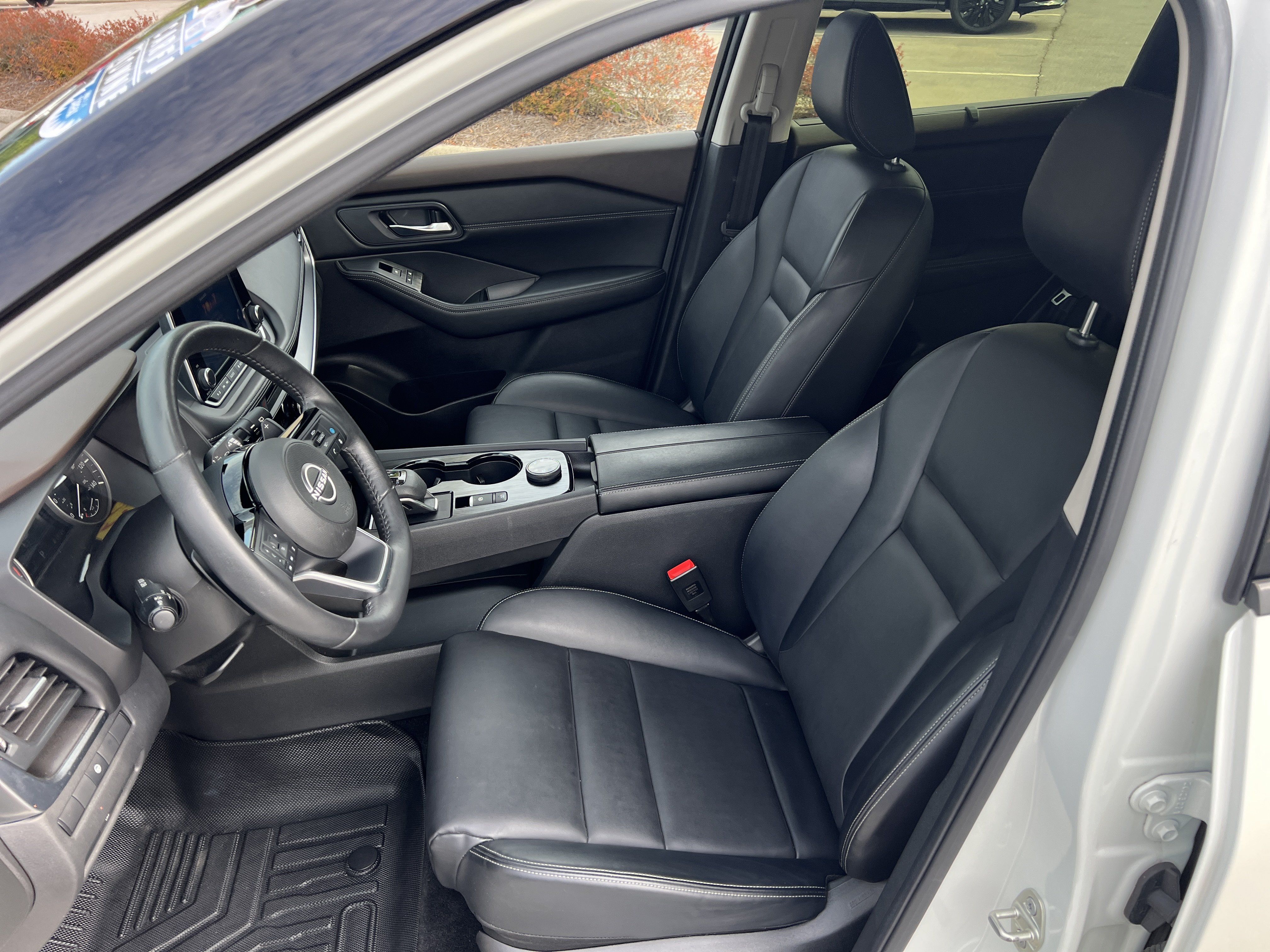 Certified 2023 Nissan Rogue SV w/ SV Premium B Package AWD/4WD image 13