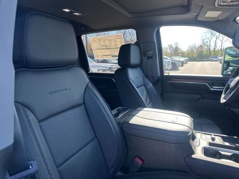 New 2025 GMC Sierra 2500 Denali w/ Denali Reserve Package image 33