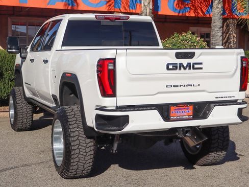 Used 2024 GMC Sierra 2500 Denali Ultimate image 6