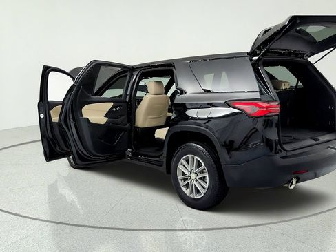 Used 2023 Chevrolet Traverse LS FWD image 11
