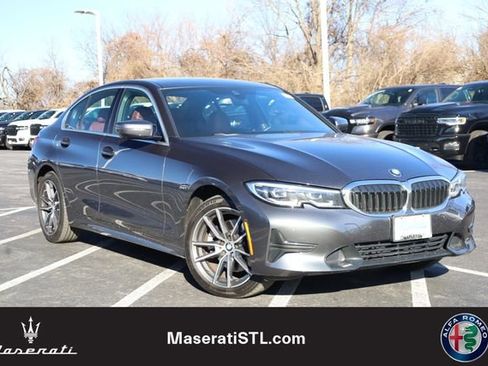 Used 2022 BMW 330i xDrive Sedan w/ Driving Assistance Package image 2