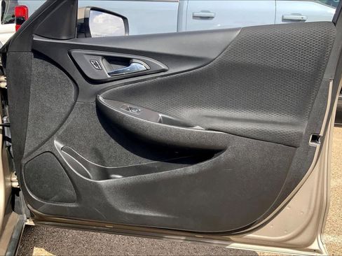 Used 2025 Chevrolet Malibu LS image 23