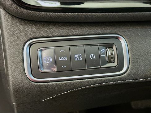 Used 2025 Buick Enclave Preferred image 17