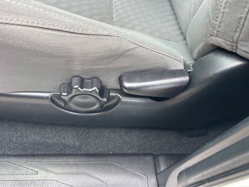 Used 2021 Toyota Tacoma SR RWD image 32