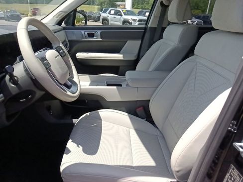Used 2026 Hyundai Santa Fe SEL FWD image 15