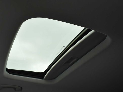 Used 2025 Chevrolet Trax ACTIV w/ Sunroof Package image 11