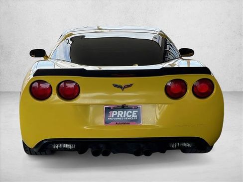 Used 2007 Chevrolet Corvette Coupe w/ Preferred Equipment Group RWD image 8