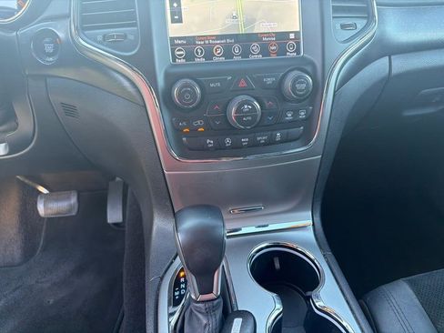 Used 2018 Jeep Grand Cherokee Altitude image 20