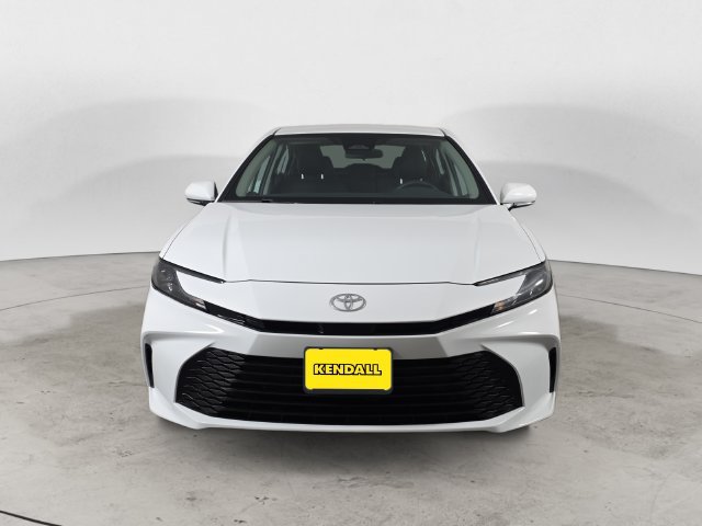 Used 2025 Toyota Camry LE FWD image 2