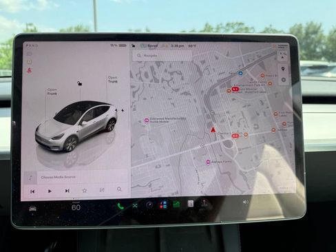 Used 2023 Tesla Model Y Long Range AWD/4WD image 25