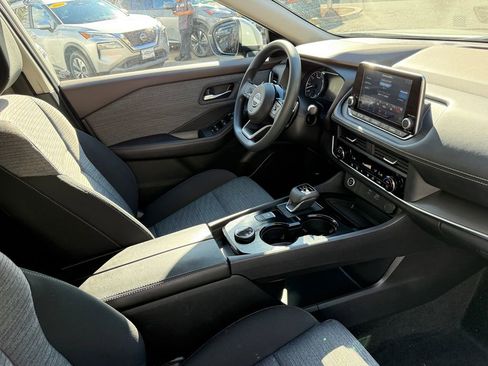 Used 2023 Nissan Rogue SV image 27