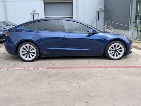 Used 2023 Tesla Model 3 Standard Range image 11